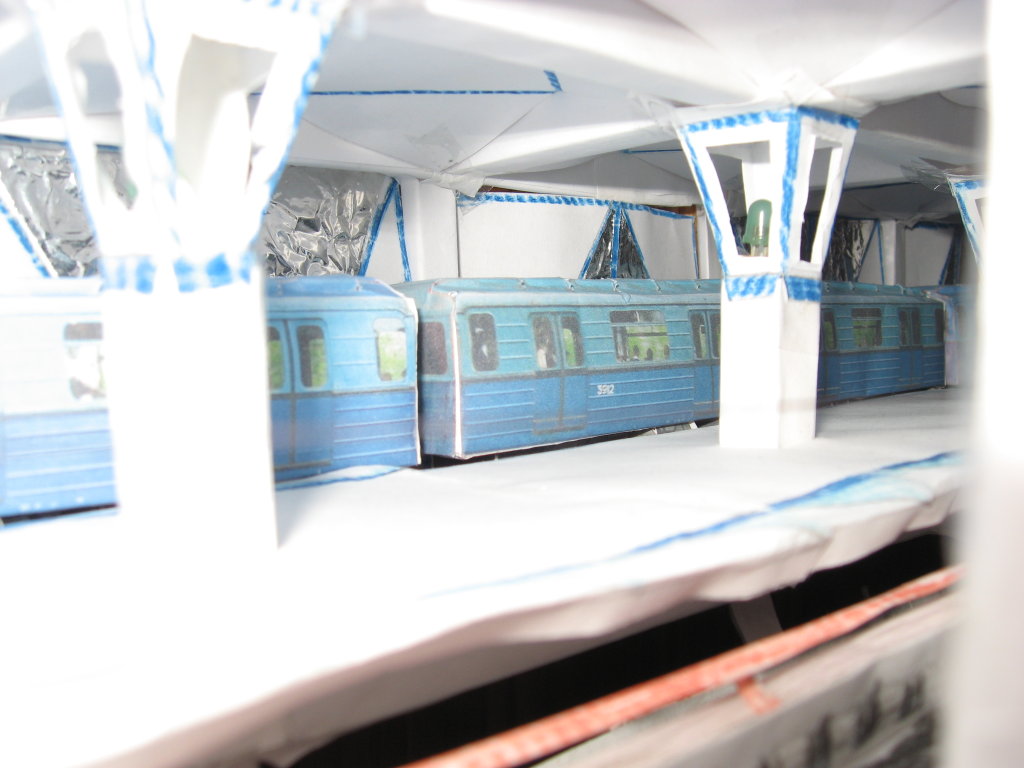 Бумажное метро - Ежик на станции